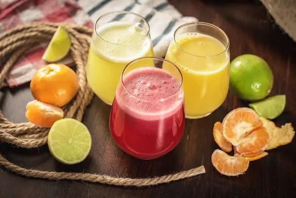 [0072] JUGO EN AGUA